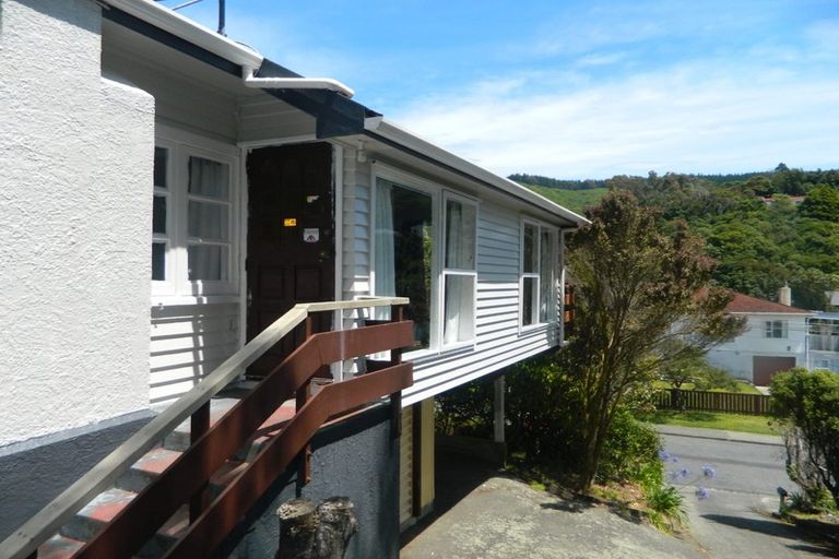 Photo of property in 5 Huia Street, Tawa, Wellington, 5028