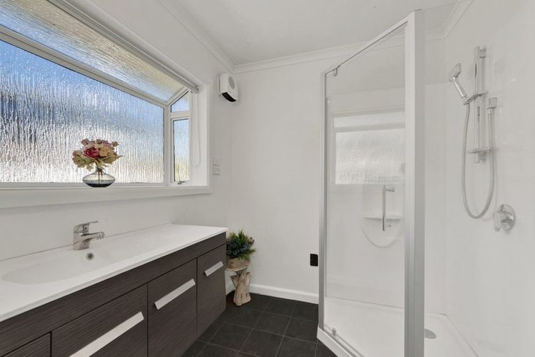 Photo of property in 233 Fifield Terrace, Opawa, Christchurch, 8023