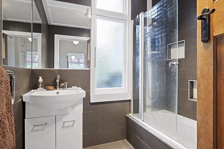 Photo of property in 68 Victoria Avenue, Waiuku, 2123