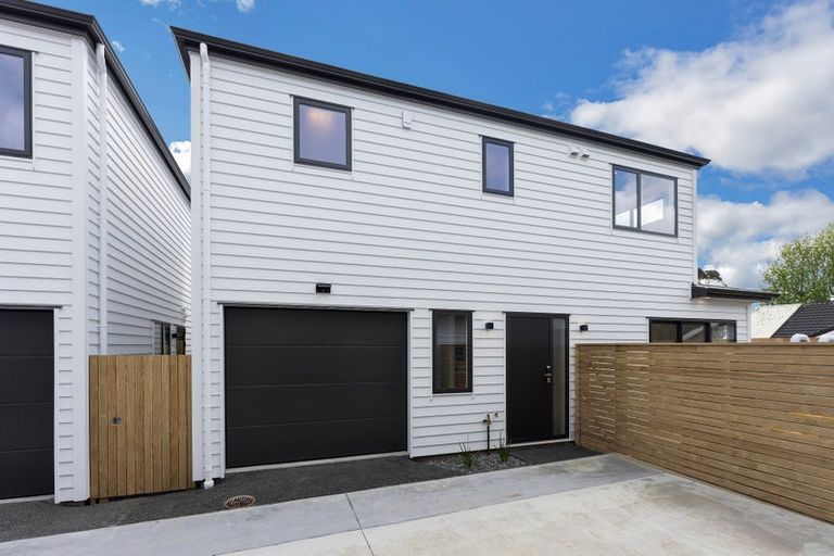 Photo of property in 3b Raupapa Street, Northcote, Auckland, 0627
