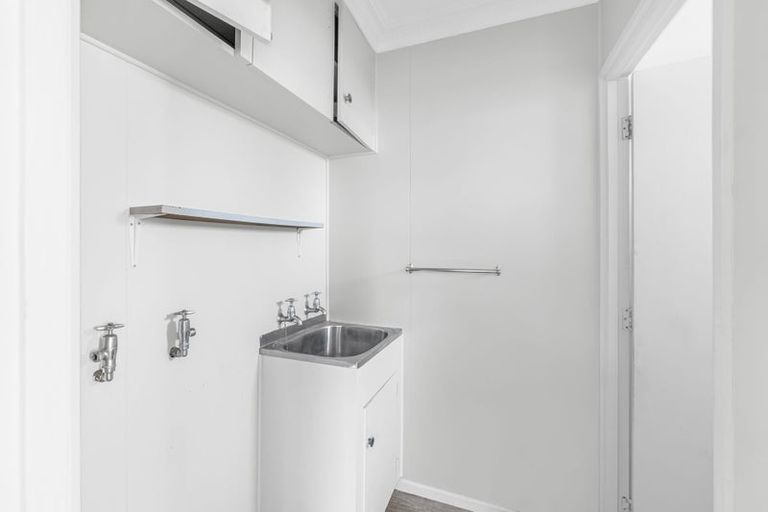 Photo of property in 11 Railway Esplanade, East Gore, Gore, 9710