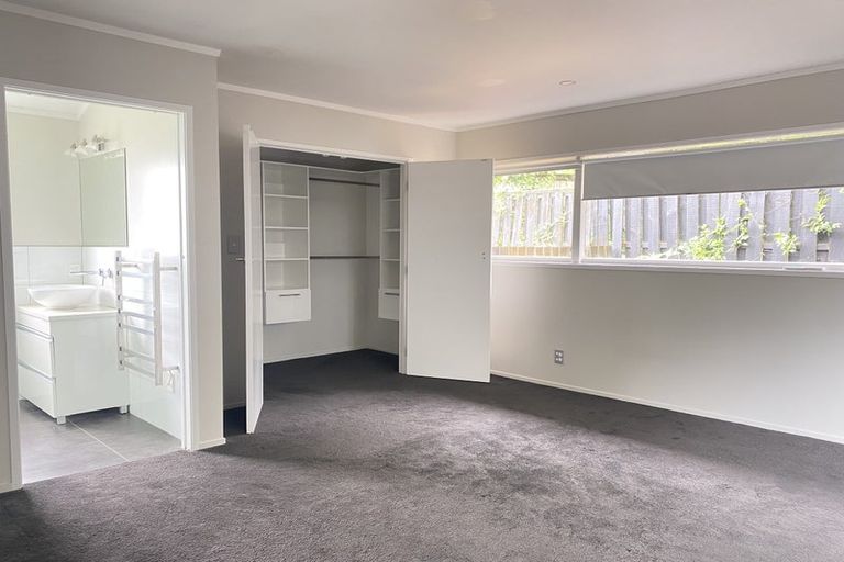 Photo of property in 17 Glenmore Road, Sunnyhills, Auckland, 2010