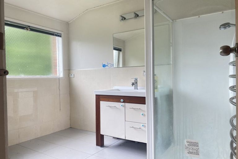 Photo of property in 15 Glenmore Road, Sunnyhills, Auckland, 2010