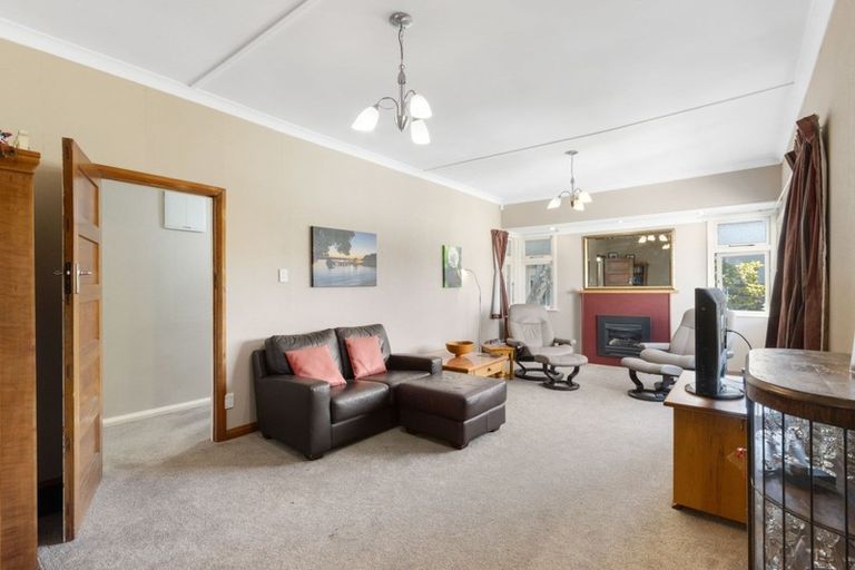 Photo of property in 103 Chaucer Road, Hospital Hill, Napier, 4110