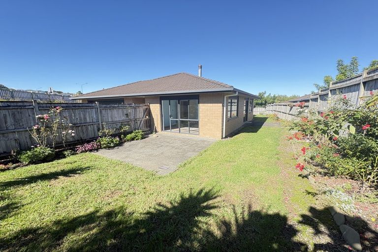 Photo of property in 53 Makora Road, Massey, Auckland, 0614