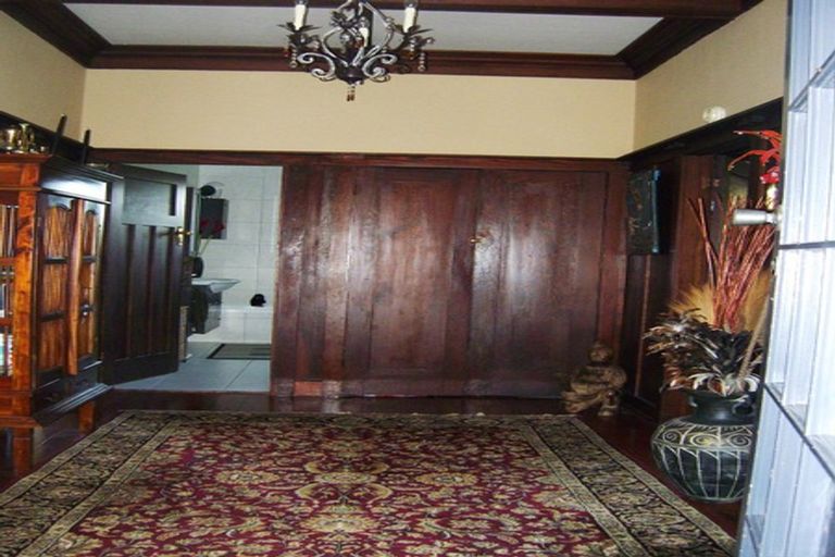 Photo of property in 32 Forbes Street, Onehunga, Auckland, 1061