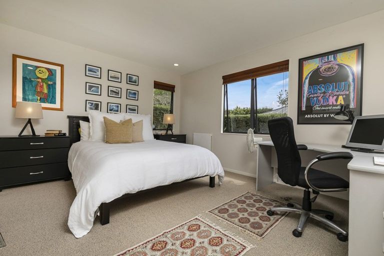 Photo of property in 6 Grassfield Place, Waimauku, 0812