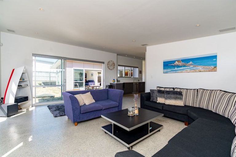 Photo of property in 20 Marram Place, Mangawhai Heads, Mangawhai, 0505