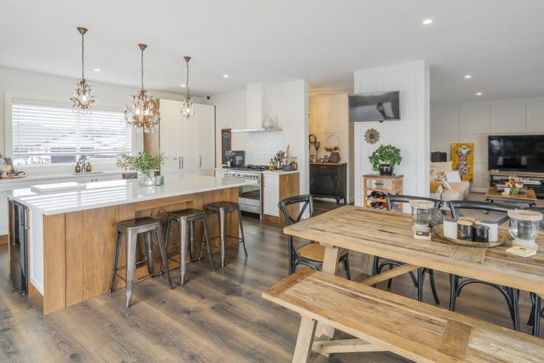 Photo of property in 5 Lady Jocelyn Place, Whitianga, 3510