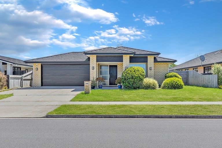 Photo of property in 16 Blanche Road, Papamoa Beach, Papamoa, 3118