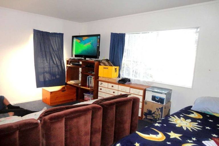 Photo of property in 28 Trimdon Street, Randwick Park, Auckland, 2105