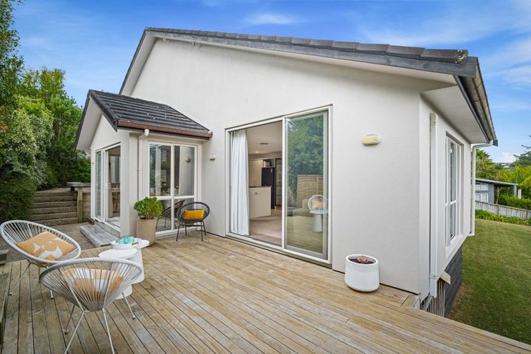 Photo of property in 26 Admirals Court Drive, Greenhithe, Auckland, 0632