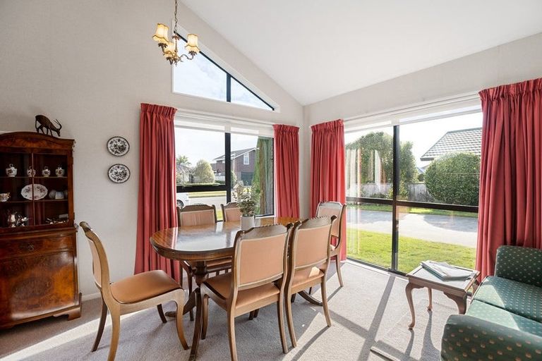 Photo of property in 58 Cedar Drive, Paraparaumu Beach, Paraparaumu, 5032