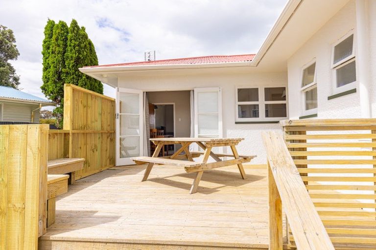 Photo of property in 68 Purnell Street, College Estate, Whanganui, 4500