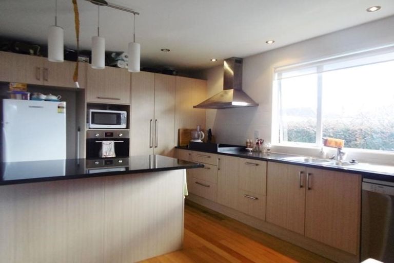 Photo of property in 11 Ward Crescent, Te Atatu Peninsula, Auckland, 0610