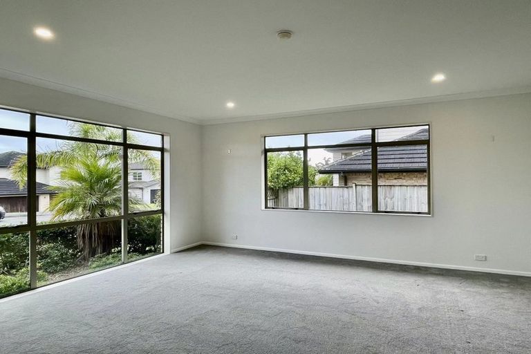 Photo of property in 6 Oak Bark Drive, Schnapper Rock, Auckland, 0632