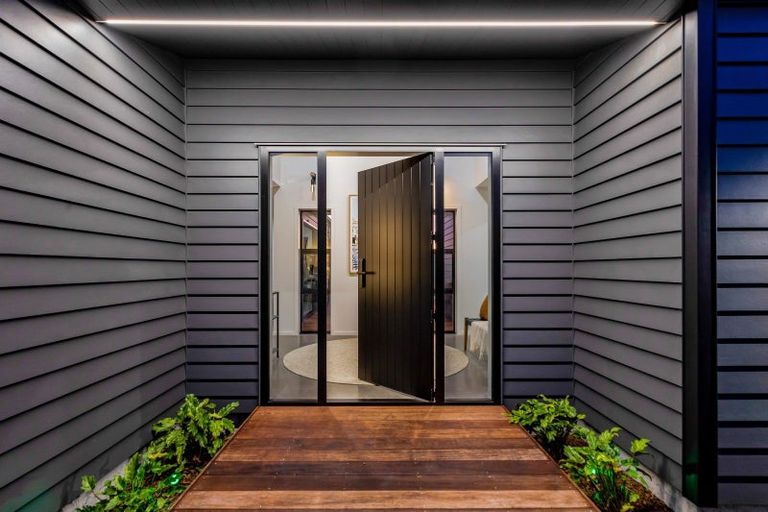 Photo of property in 54 Fernbrook Drive, Hurworth, New Plymouth, 4310