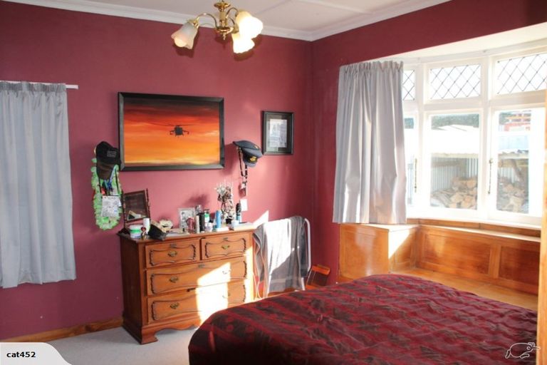 Photo of property in 43a Collins Avenue, Tawa, Wellington, 5028