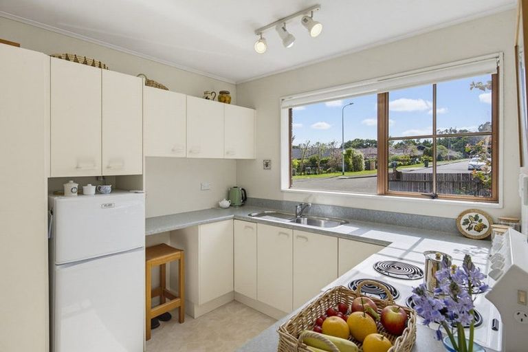 Photo of property in 15a Te Maku Grove, Waikanae, 5036
