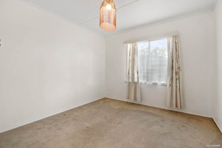 Photo of property in 26 Matipo Road, Mairangi Bay, Auckland, 0630