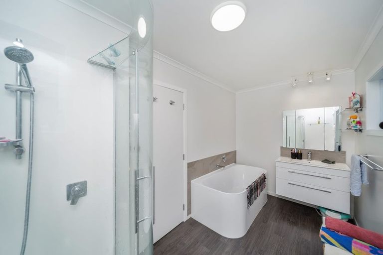 Photo of property in 240 Saint Aubyn Street, New Plymouth, 4310