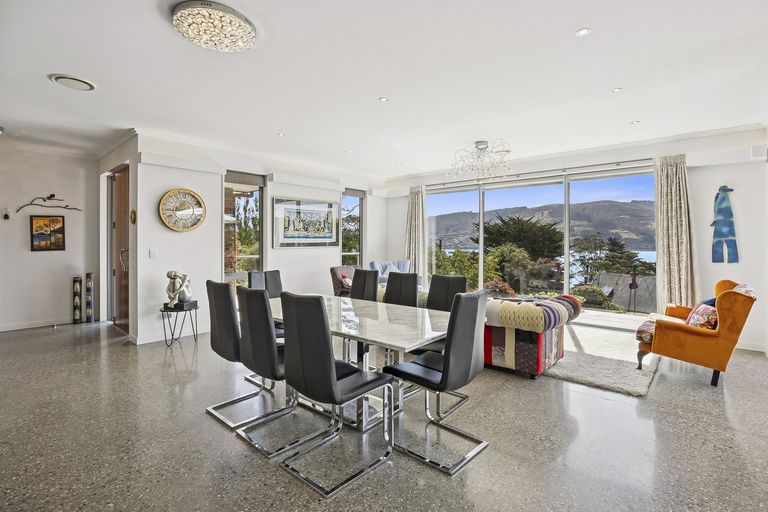 Photo of property in 28 Barling Street, Macandrew Bay, Dunedin, 9014