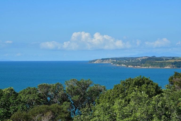 Photo of property in 110 Vipond Road, Stanmore Bay, Whangaparaoa, 0932