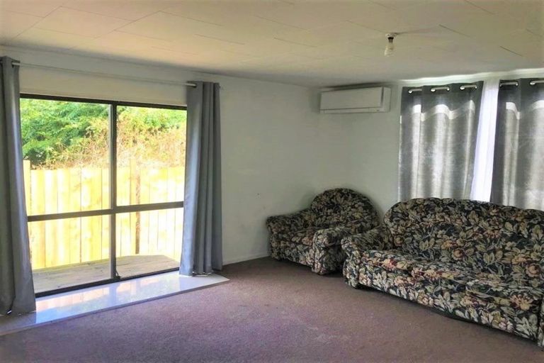 Photo of property in 9 Stewart Place, Otara, Auckland, 2023