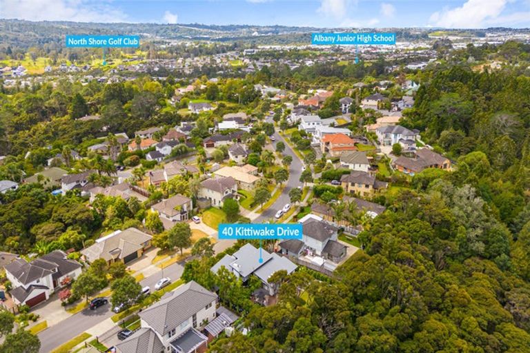 Photo of property in 40 Kittiwake Drive, Schnapper Rock, Auckland, 0632