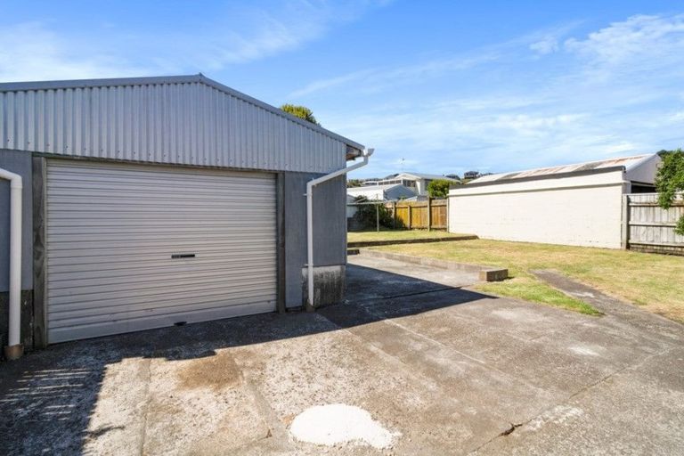 Photo of property in 20 Rospeath Crescent, Spotswood, New Plymouth, 4310