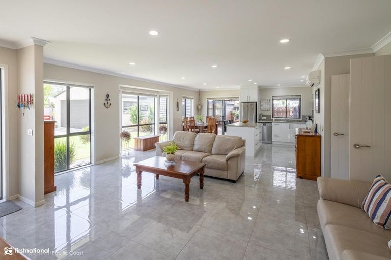 Photo of property in 22 Captain Wood Avenue, Whitianga, 3510