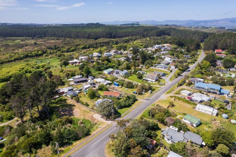 Photo of property in 870 Hokio Beach Road, Hokio Beach, Levin, 5571