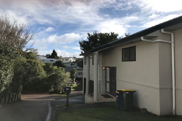 Photo of property in 15 Springside Place, New Lynn, Auckland, 0600