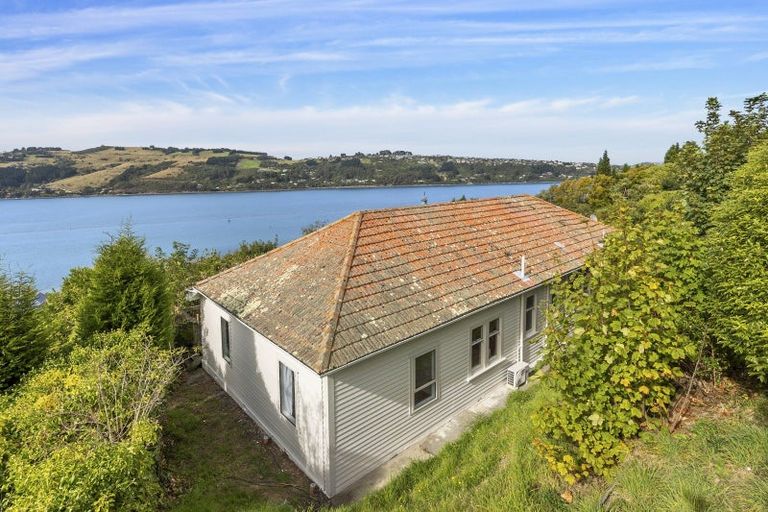 Photo of property in 32 Adderley Terrace, Ravensbourne, Dunedin, 9022