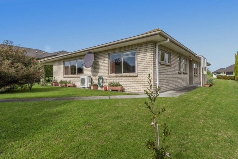 Photo of property in 15 Holyoake Terrace, Omokoroa, 3114