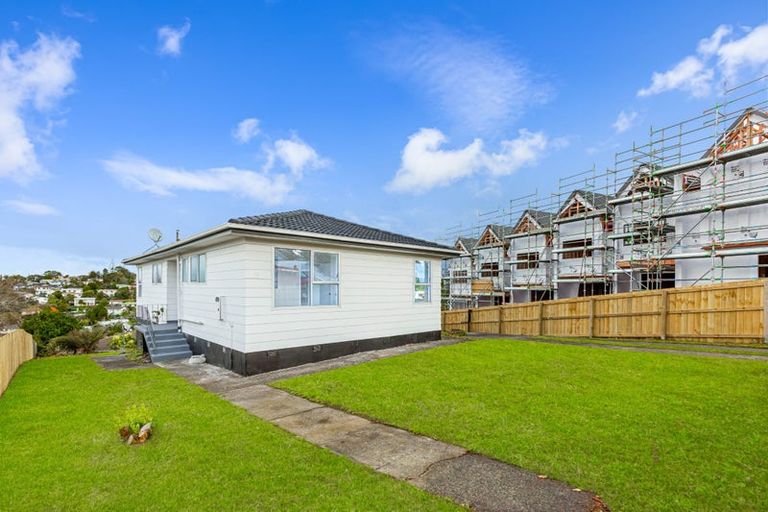 Photo of property in 13 Cherry Tree Place, Massey, Auckland, 0614