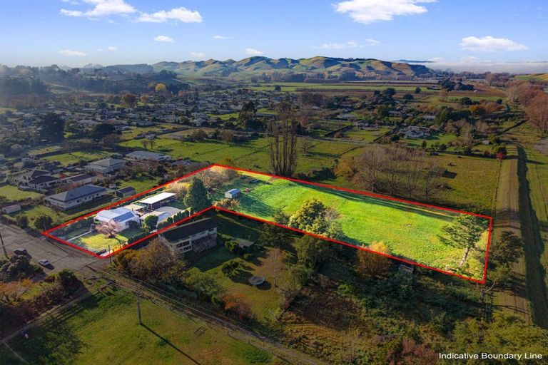 Photo of property in 24 Bennett Street, Waipawa, 4210