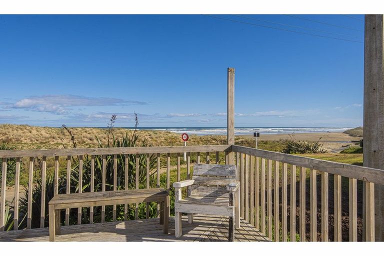 Photo of property in 37 Marine Drive, Te Kopuru, Dargaville, 0371