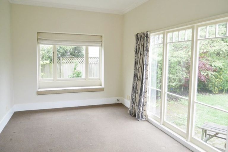 Photo of property in 35 Weka Street, Fendalton, Christchurch, 8041