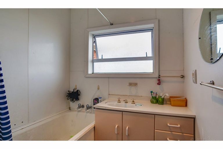 Photo of property in 16 Saint George Street, Watlington, Timaru, 7910