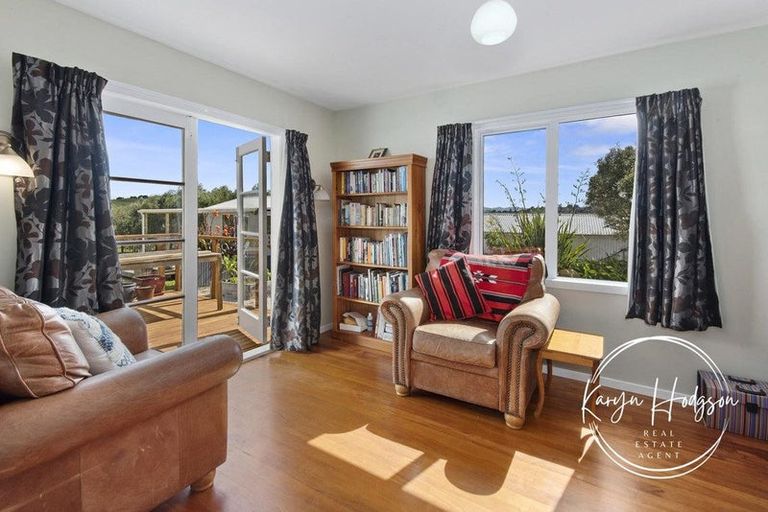 Photo of property in 46 Whakapirau Road, Maungaturoto, 0583