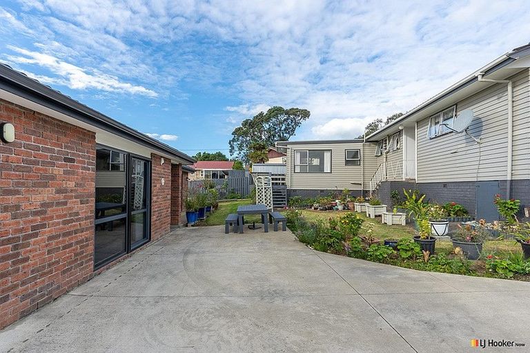 Photo of property in 52 Hobart Crescent, Wattle Downs, Auckland, 2103