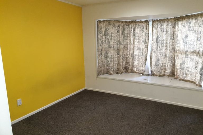 Photo of property in 9b Ribblesdale Road, Henderson, Auckland, 0612