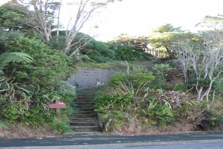 Photo of property in 59 Salford Street, Newlands, Wellington, 6037