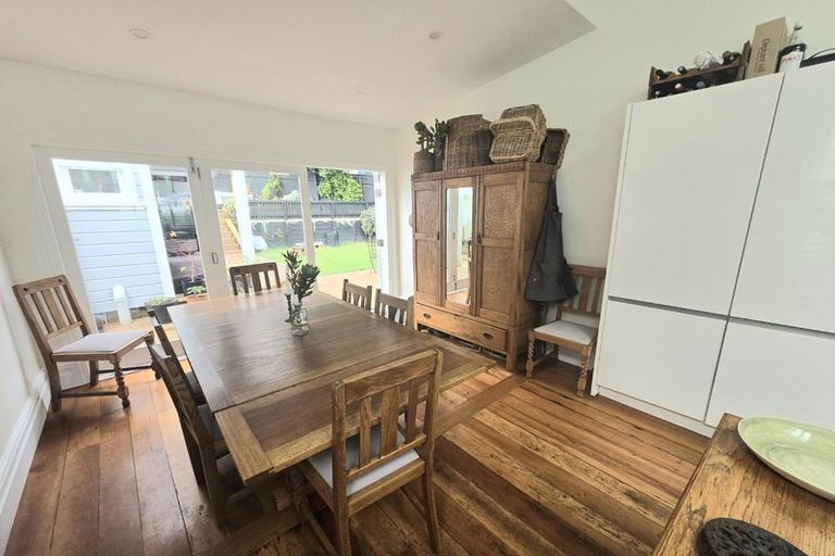 Photo of property in 87 Tiber Street, Island Bay, Wellington, 6023