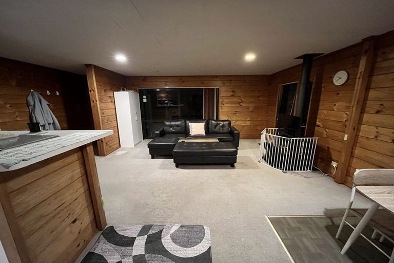 Photo of property in 36 Meadowvale Rise, Titirangi, Auckland, 0604