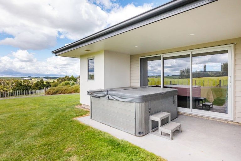 Photo of property in 760 Halcombe Road, Halcombe, Feilding, 4775