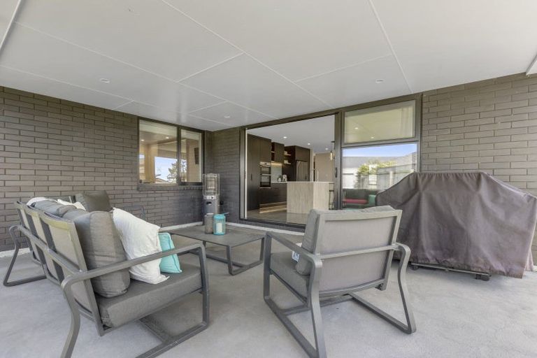 Photo of property in 10 Kararaina Close, Whalers Gate, New Plymouth, 4310