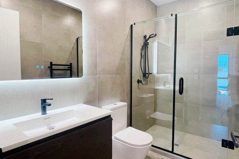 Photo of property in 18 Mina Way, Browns Bay, Auckland, 0630