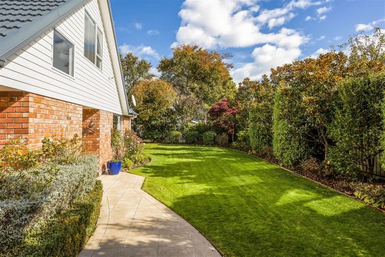 Photo of property in 51 Bryndwr Road, Bryndwr, Christchurch, 8052